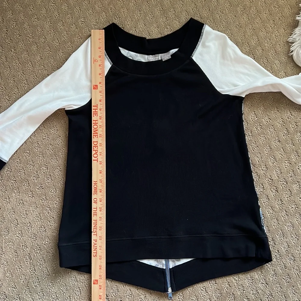 Chico’s Zenergy Floral Back Zipper Top - Picture 8 of 11